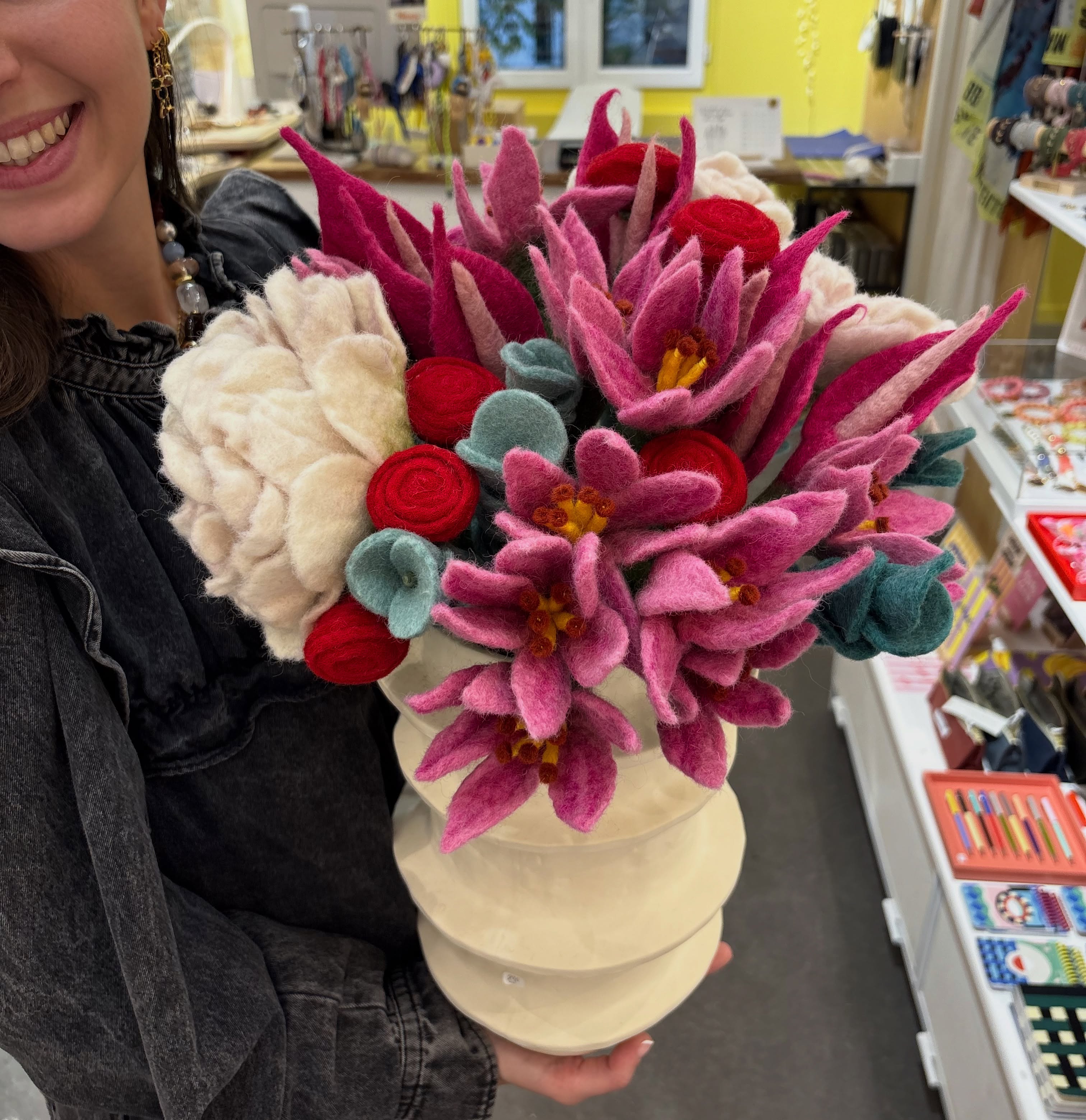 DES FLEURS, POUR TOUJOURS 💐 — Instagram Aparté